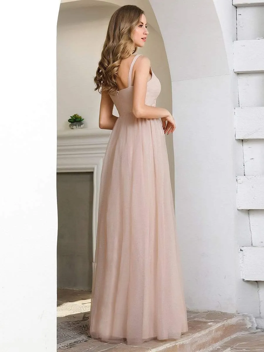 Fashion V Neckline A-Line Tulle Bridesmaid Dresses with Floral Appliques